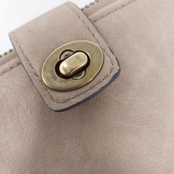 Maurice's Tan faux leather wallet. - Picture 2 of 15